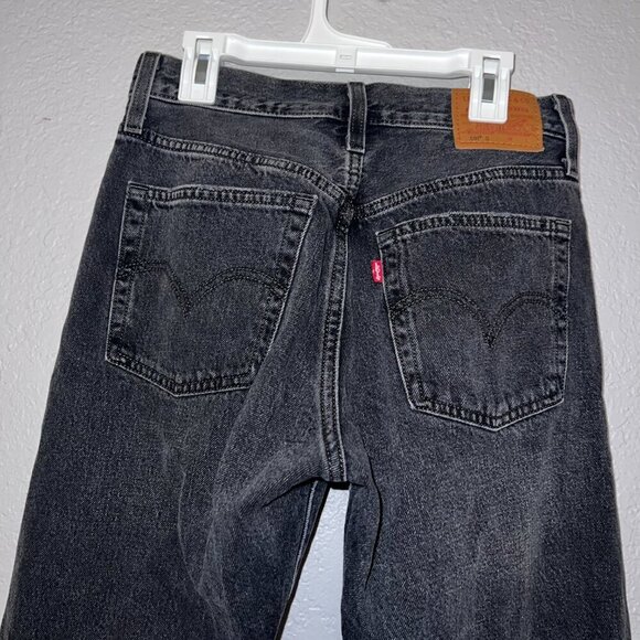 Levi's Women 501 Straight Leg Jeans - Picture 5 of 9